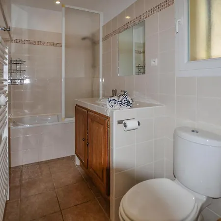 Cozy In Porto-vecchio Порто-Веккьо